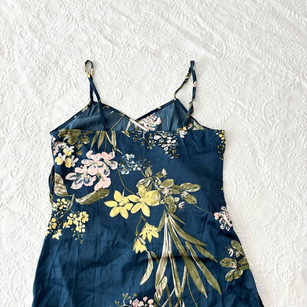 Lulu's Floral Navy Midi Dress - Picture 5 of 8